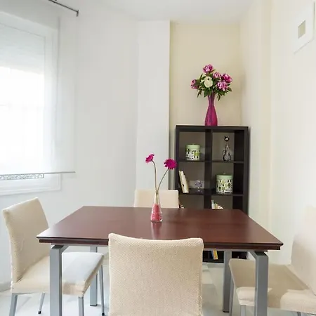 公寓 Bright, Quiet And Ground Floor In The Center