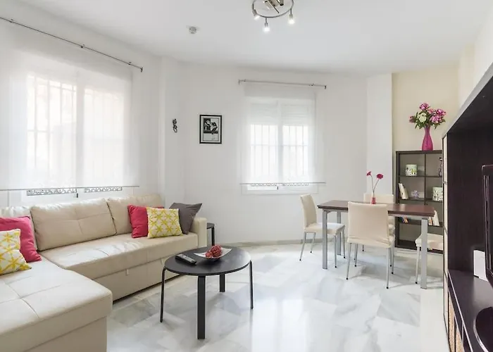 Appartement Bright, Quiet And Ground Floor In The Center